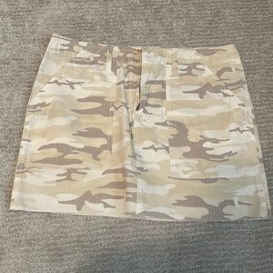 White and tan camouflage Sanctuary skirt